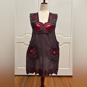 One of a Kind Traditional Oaxaca Apron  with pockets and flower Embroidery.Large